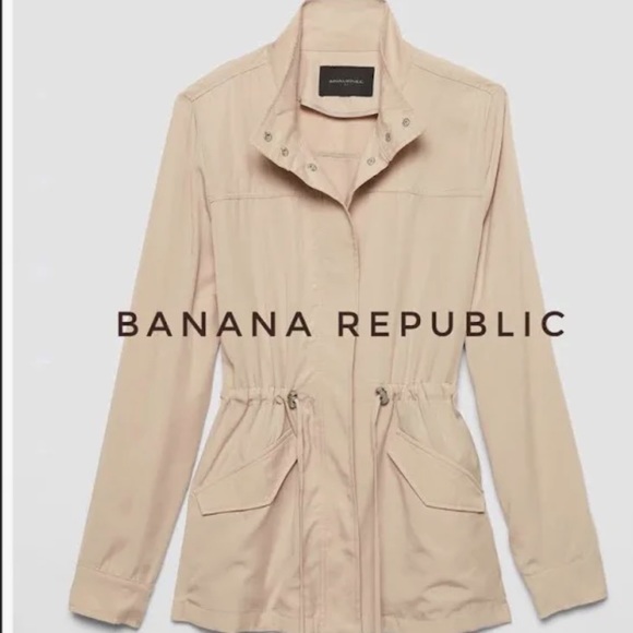 Banana Republic Tops - Banana Republic size M